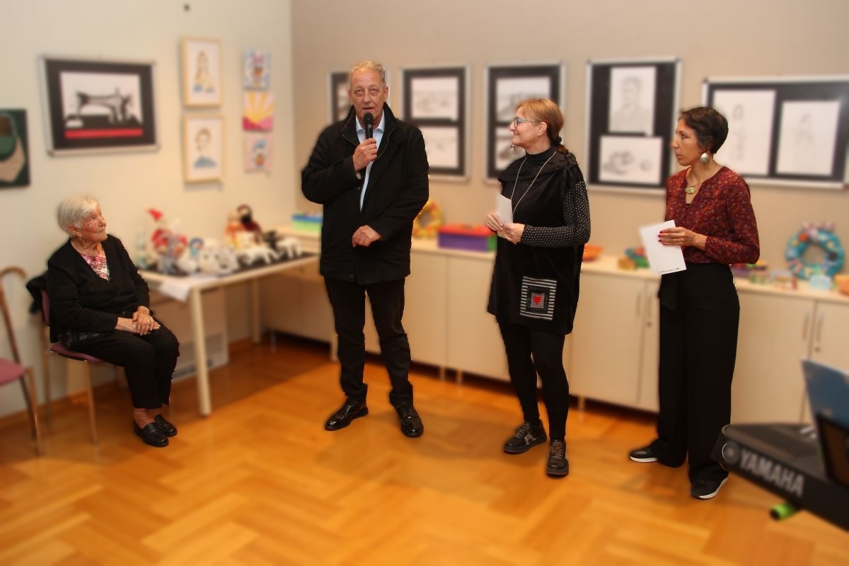 Otvorena tradicionalna izložba LU More u vodičkoj knjižnici