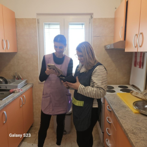 IMG-716472e85bf30f61558e78bd01adb49e-V Custom