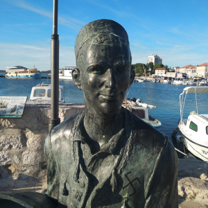 95e7844b-90f4-481b-afeb-4a37051a1594