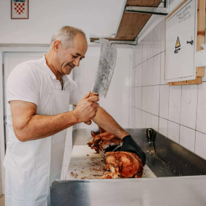 566337932_24992083920400702_1610445438685350274_n