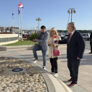 0-02-05-1fba9995510228ff7440de8a5bf29d34019c266e0ea40ee8a8a604b66e10dc85_a889bc841da515b1