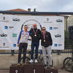 6fa42f4c-dbba-48c9-bbbb-be82ecdf0e4b