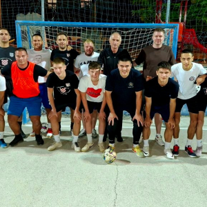 zajedenička slika ekipa za 3.mjesto -Popay i Drage